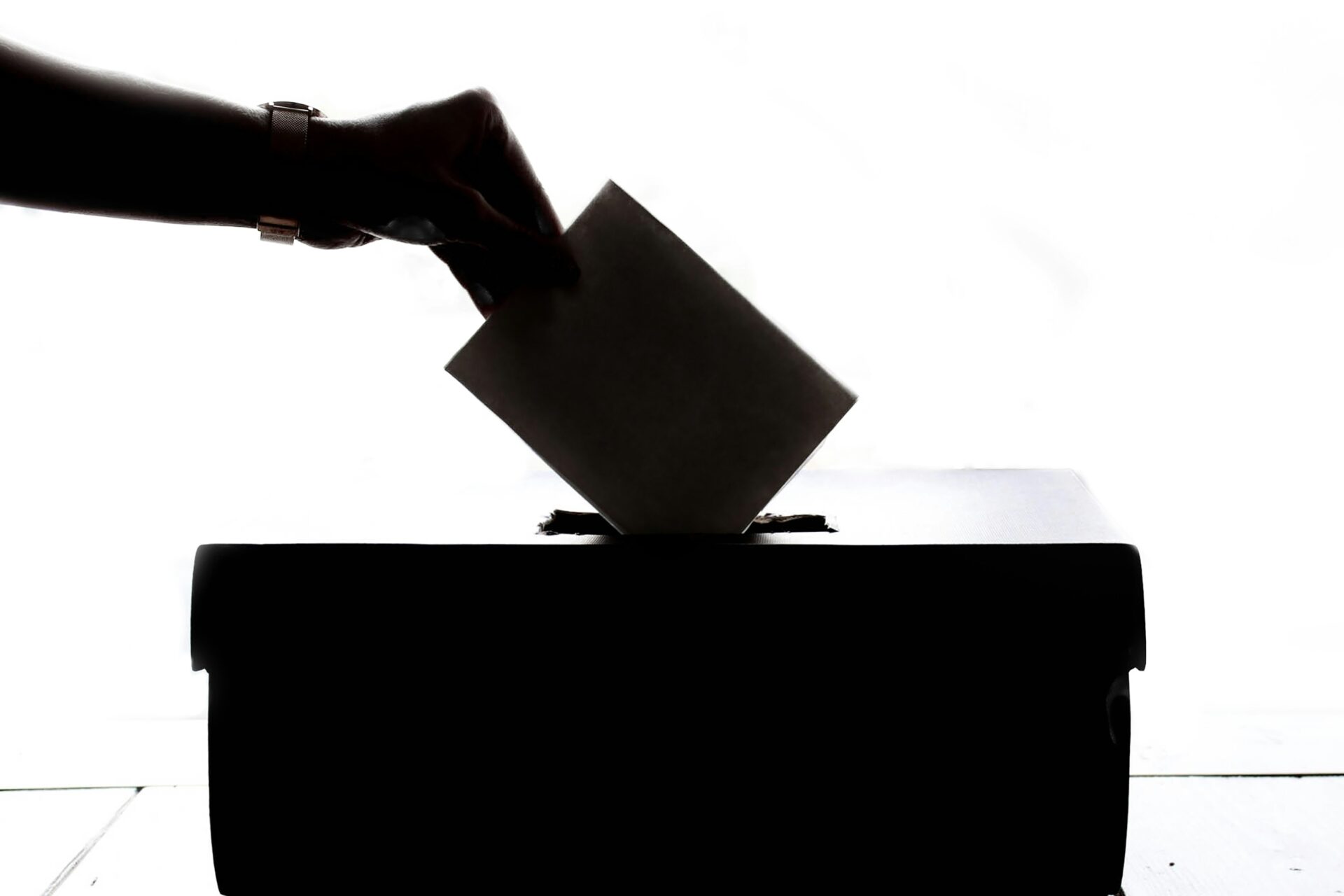 【若者も注目】選挙に行って得しよう！全国で広がる選挙割とは